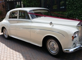 Rolls Royce Silver Cloud for weddings in East Grinstead